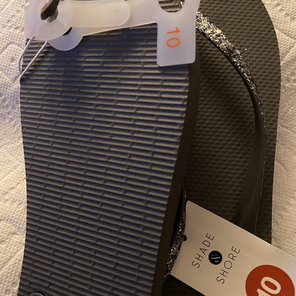 Flip flops - Picture 2 of 3